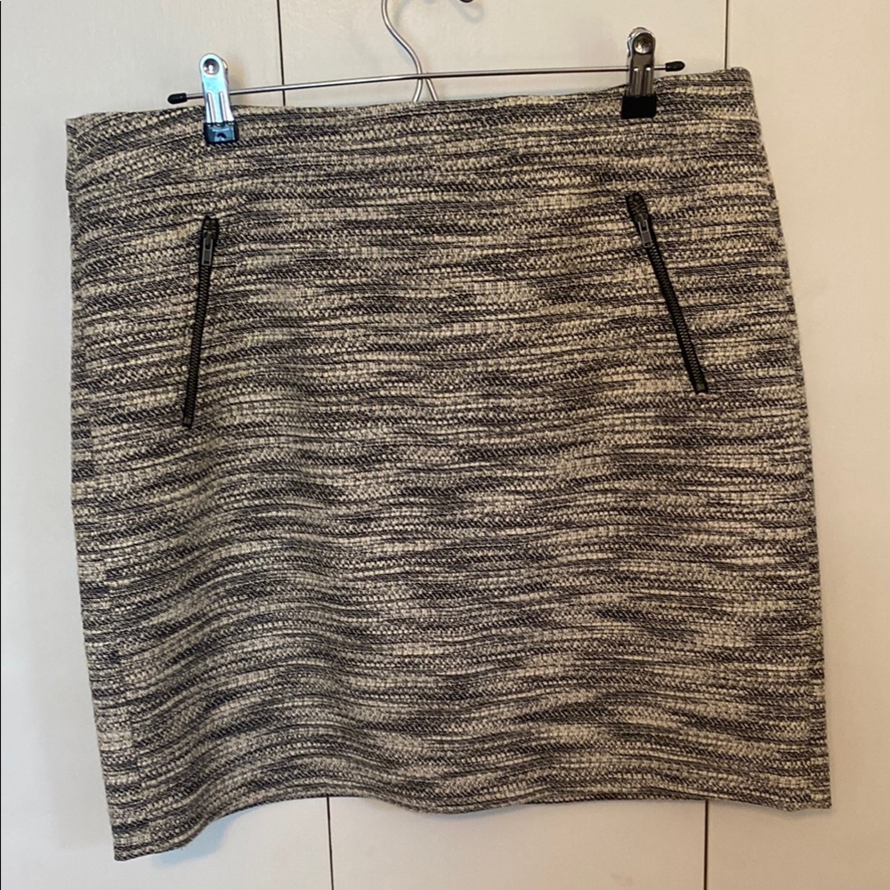 Stylish black and white bouclé Skirt